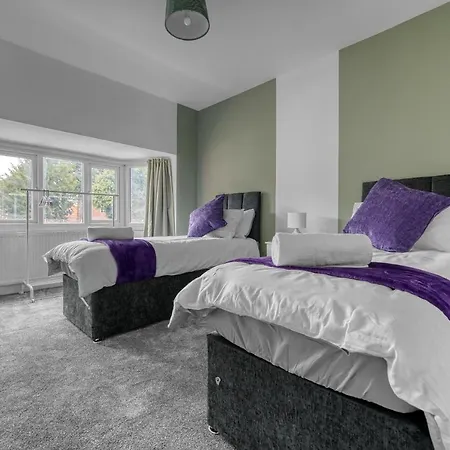 Holiday home Team 4 Bedroom Free Parking Wifi Moseley Near Centre Nec Bhx *