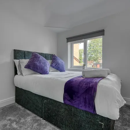 Team 4 Bedroom Free Parking Wifi Moseley Near Centre Nec Bhx Holiday home