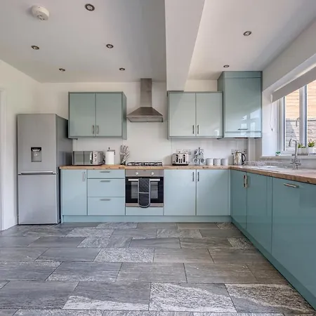 Team 4 Bedroom Free Parking Wifi Moseley Near Centre Nec Bhx Holiday home Birmingham