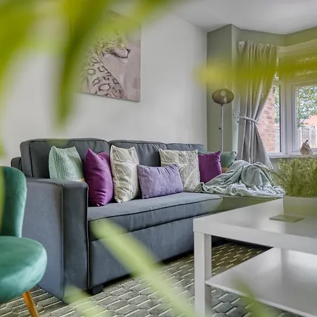 Team 4 Bedroom Free Parking Wifi Moseley Near Centre Nec Bhx Holiday home Birmingham