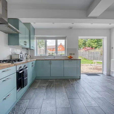 Team 4 Bedroom Free Parking Wifi Moseley Near Centre Nec Bhx Holiday home *